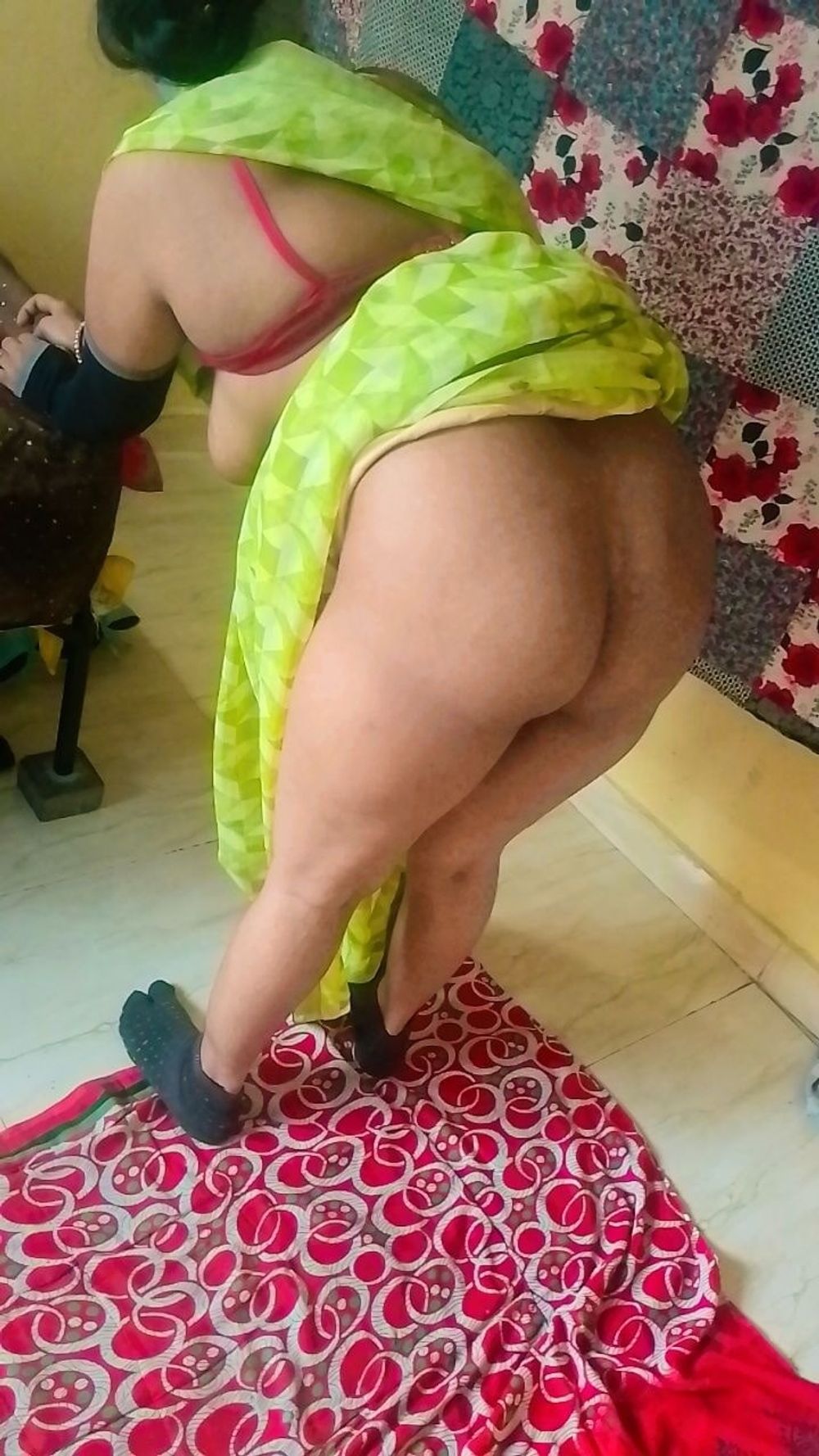 Marathi Aunty in hot saree