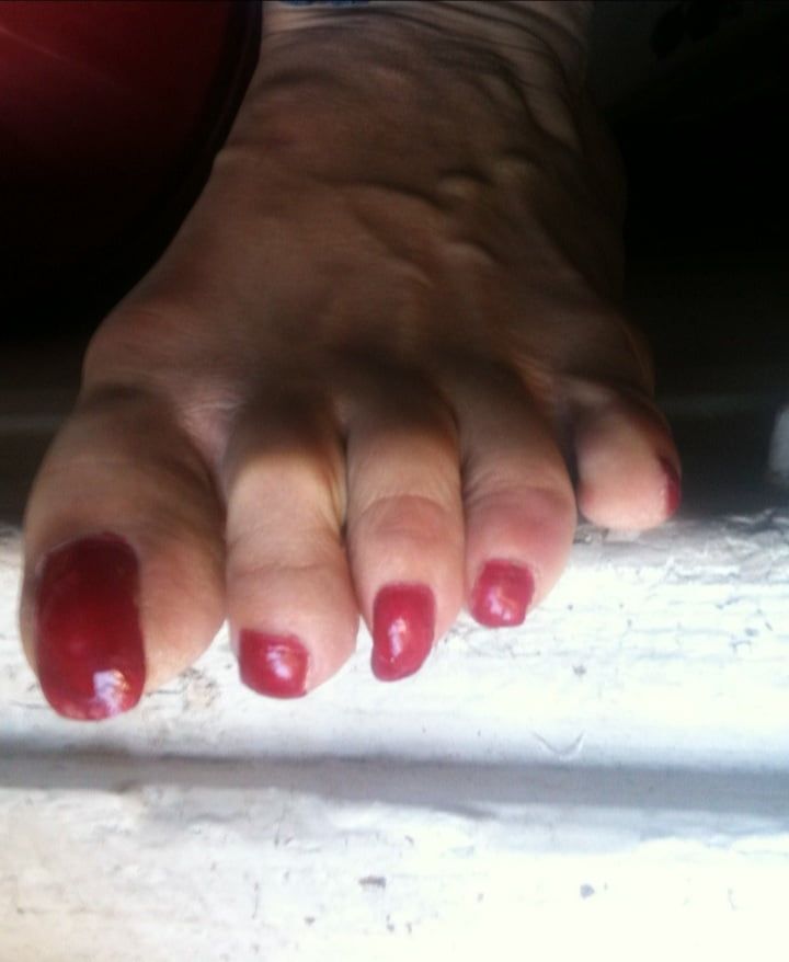 red toenails mix (older, dirty, toe ring, sandals mixed). #13
