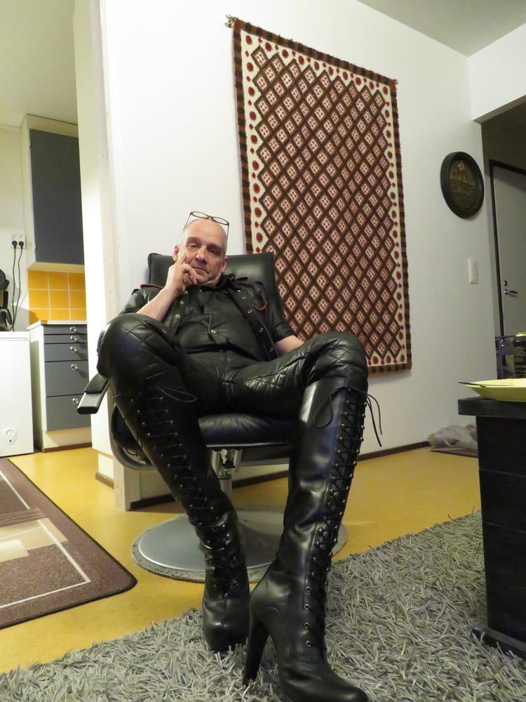 Juha Vantanen,finnish amateur leather fetish pornmodel #19