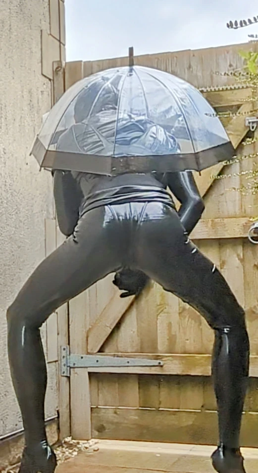 Alison in rubber #40
