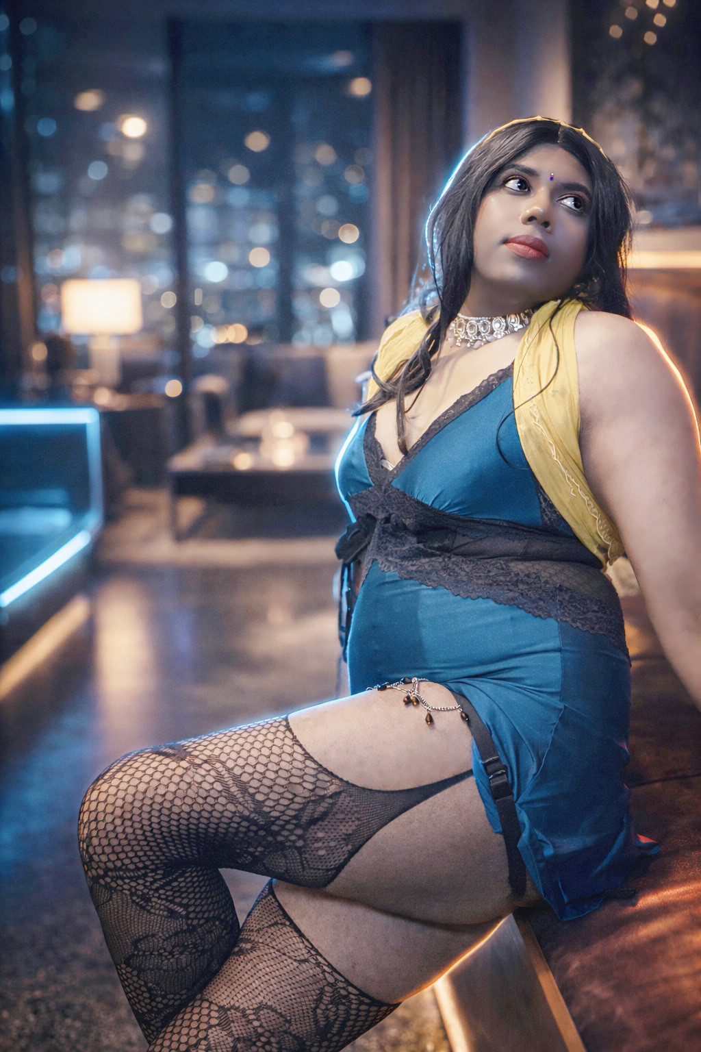 Verronika69 Sexy Desi Queen in Fishnets