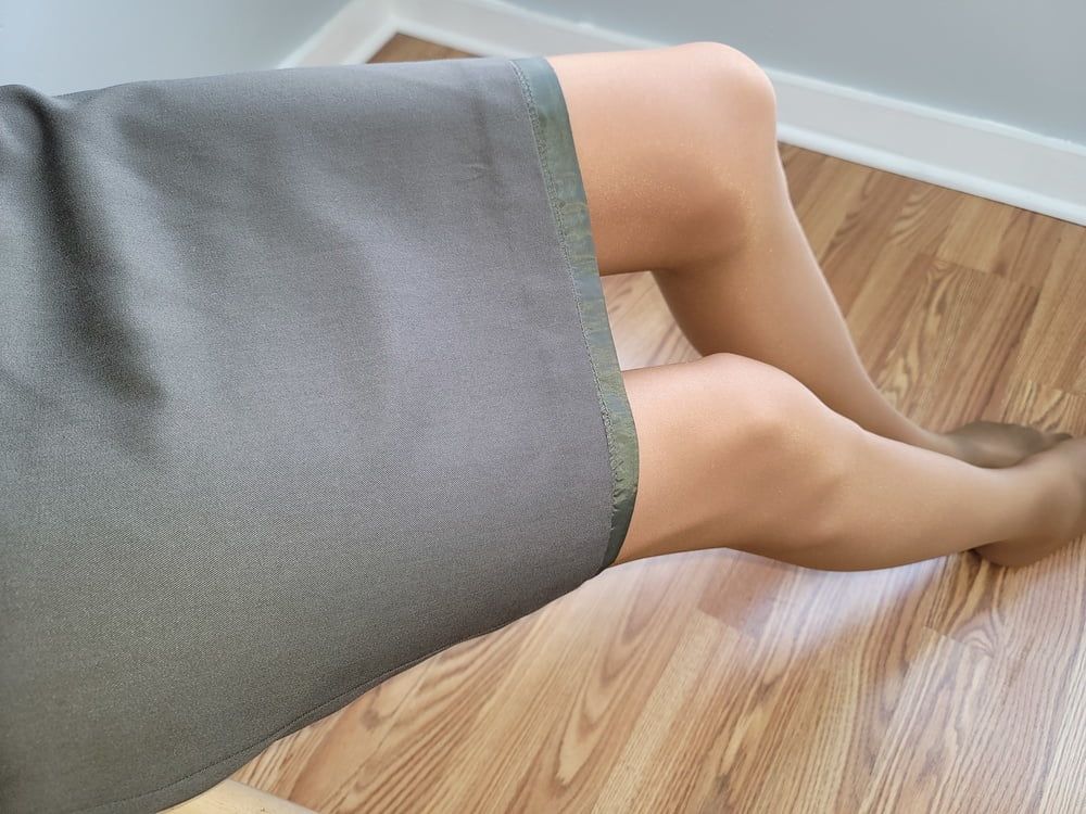 Lined green office pencil skirt with glossy pantyhose  #9