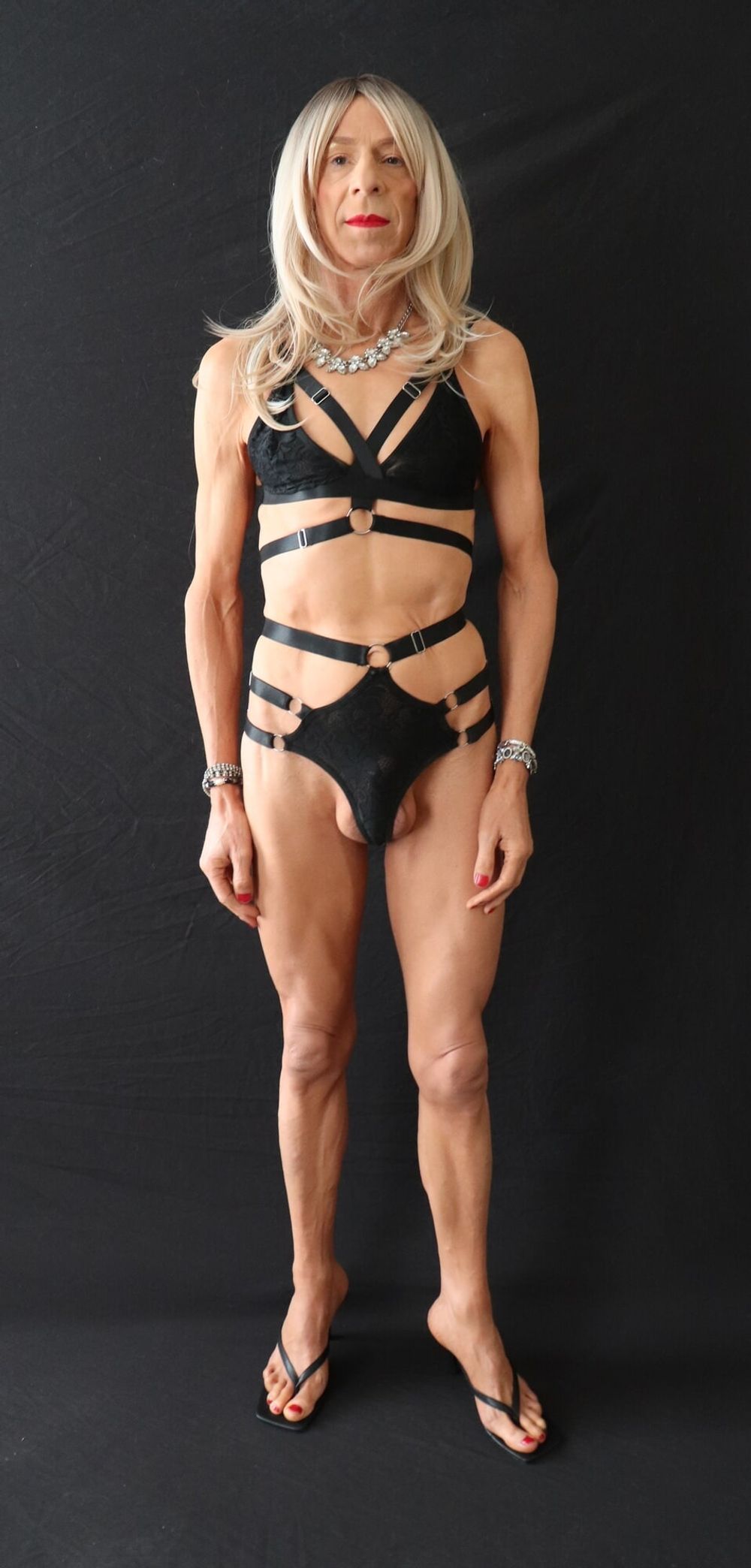 137 Alessia Travestita - Black Two-piece and Thong Sandals