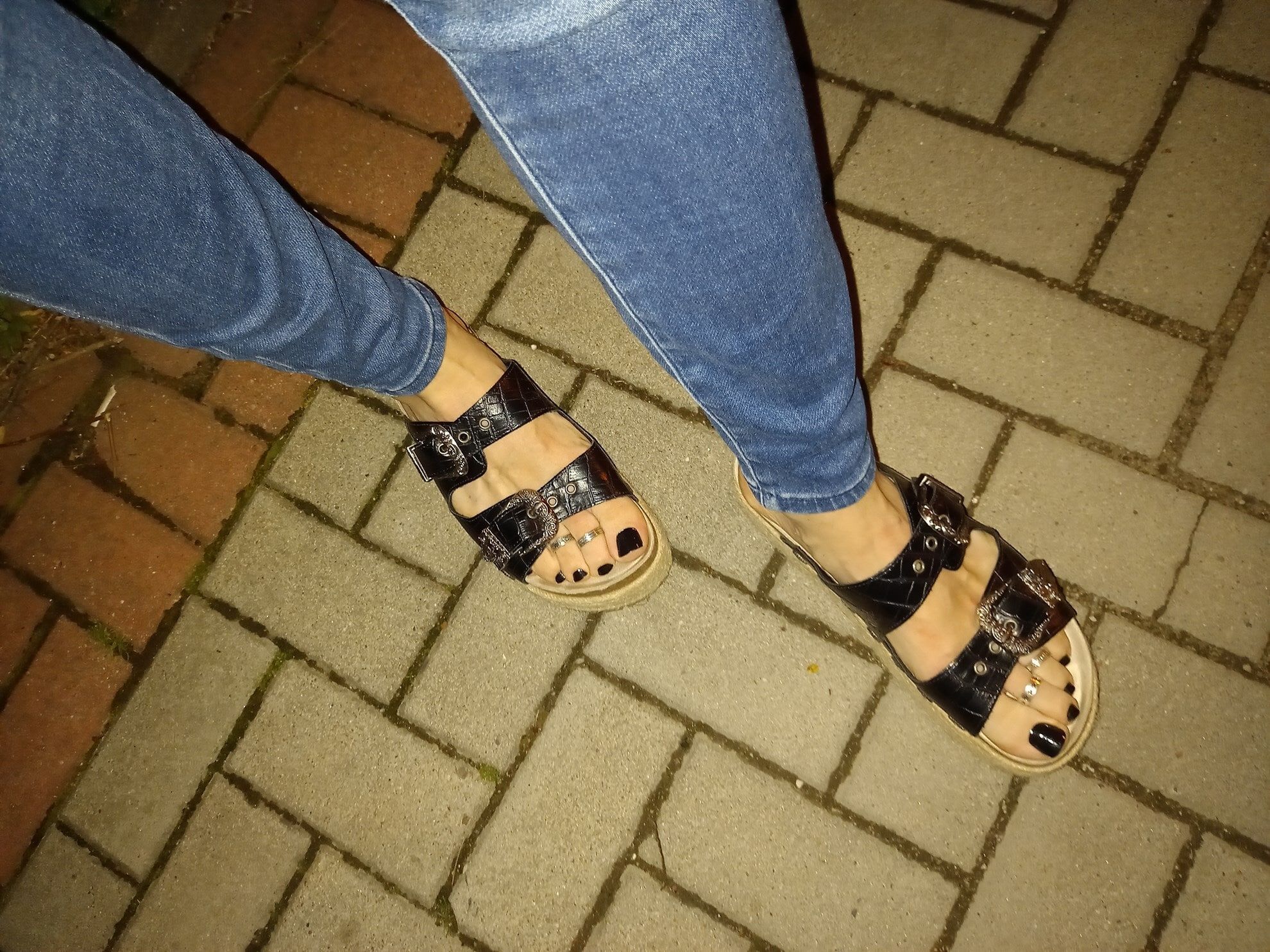 platform sandals and sexy feet #5
