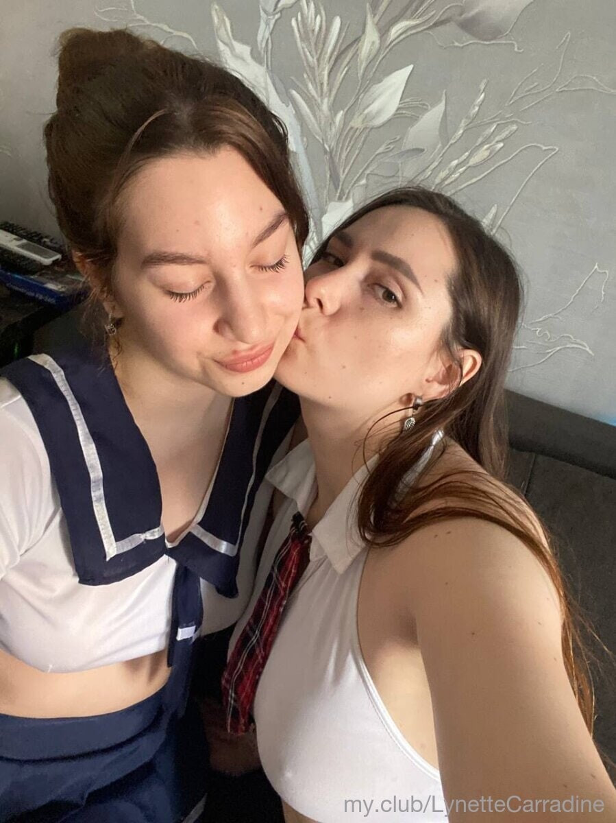 Blair with Gwen Free Photos #24