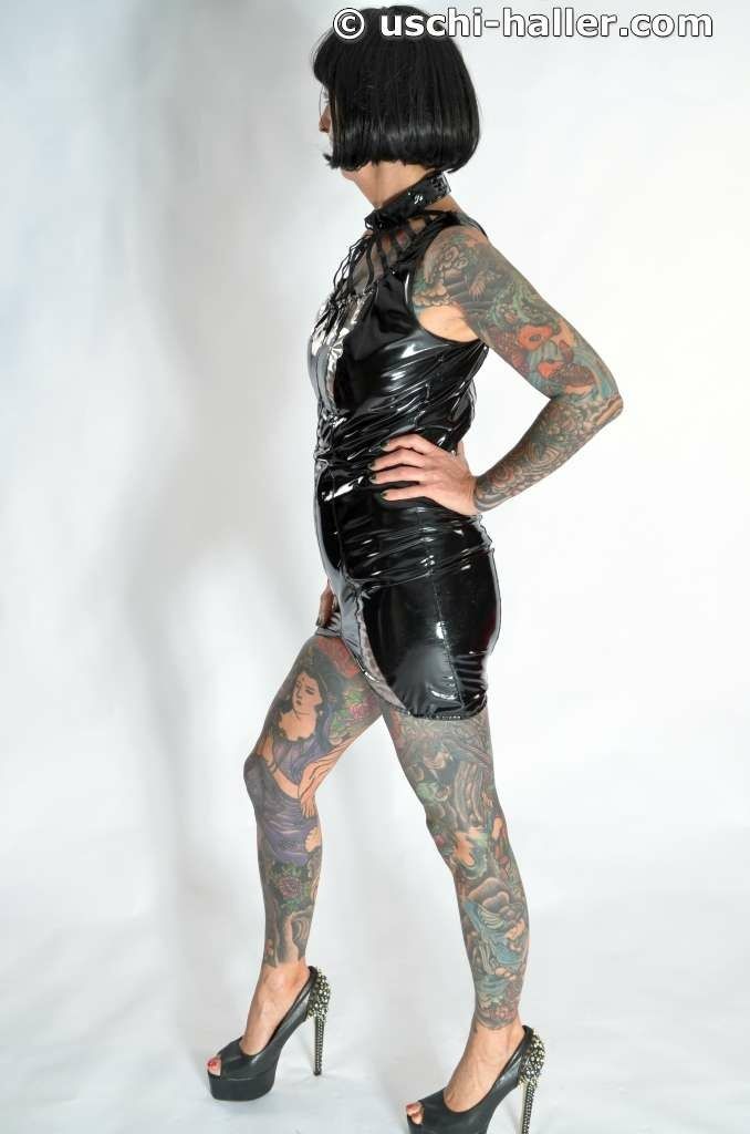 Photo shoot with full body tattooed MILF Cleo - 2 #11