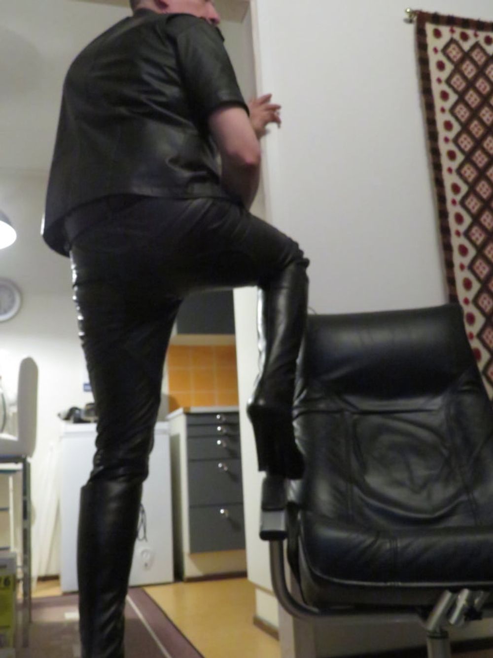 Juha Vantanen,finnish amateur leather fetish pornmodel #25