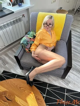 blonde milf in tan pantyhose and heels         