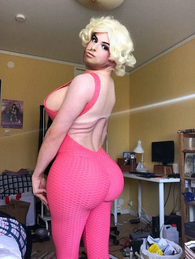 Amanda the Pinup girl #21