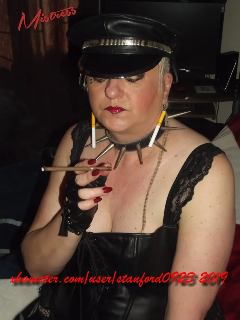 MISTRESS SMOKE #32