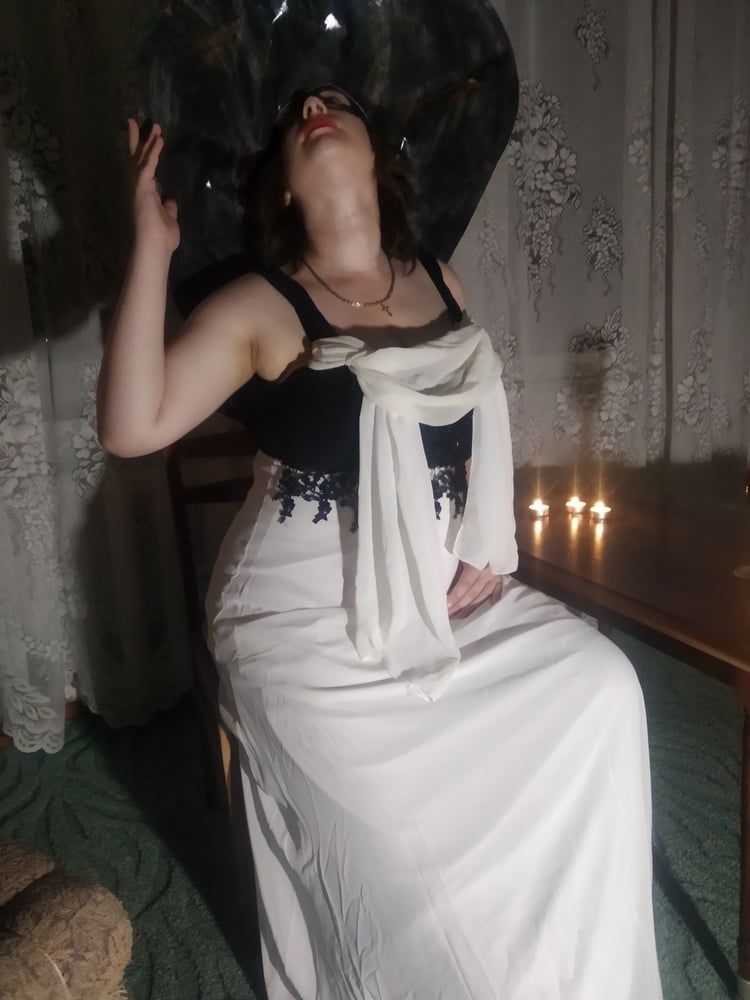 We tried to make a cosplay on Lady Dimitrescu #5
