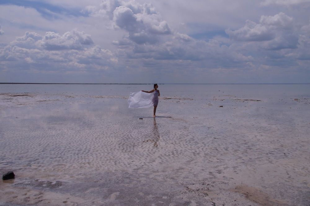 Whiter Shawl on Elton saltlake #25