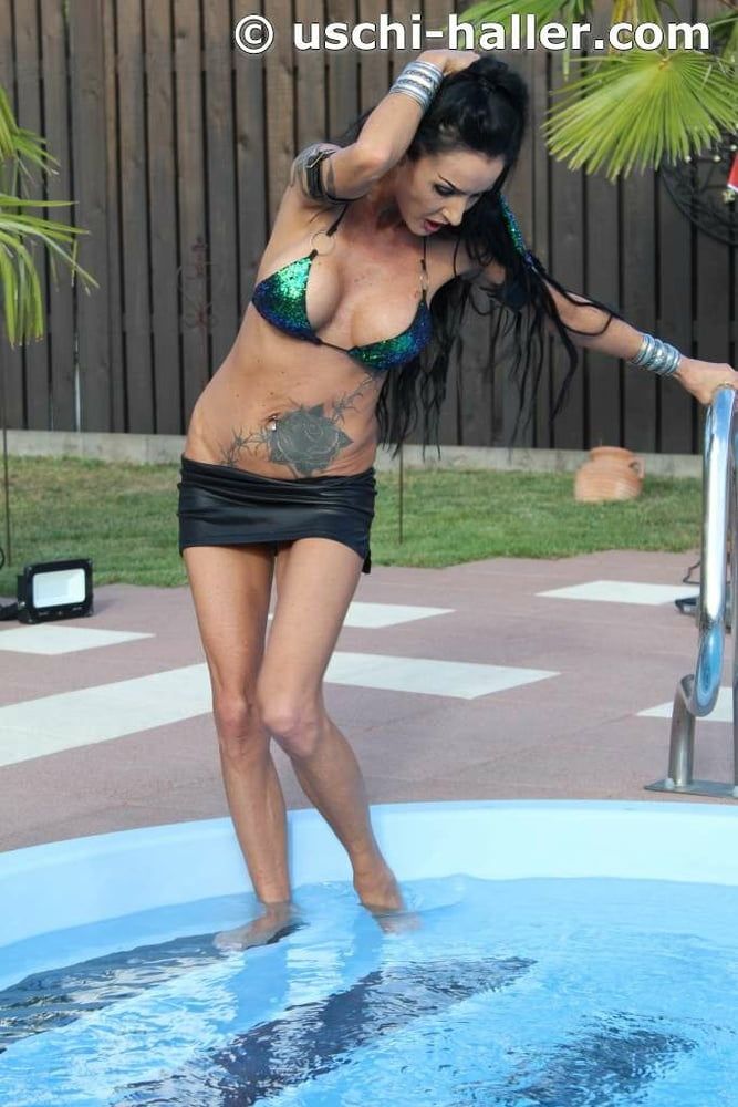 Photo shooting with Sidney Dark at the pool #18