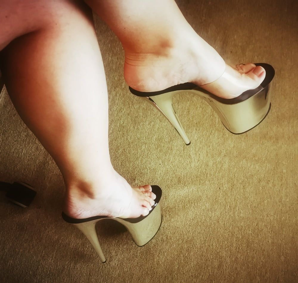 Chrome Heels Pleasure