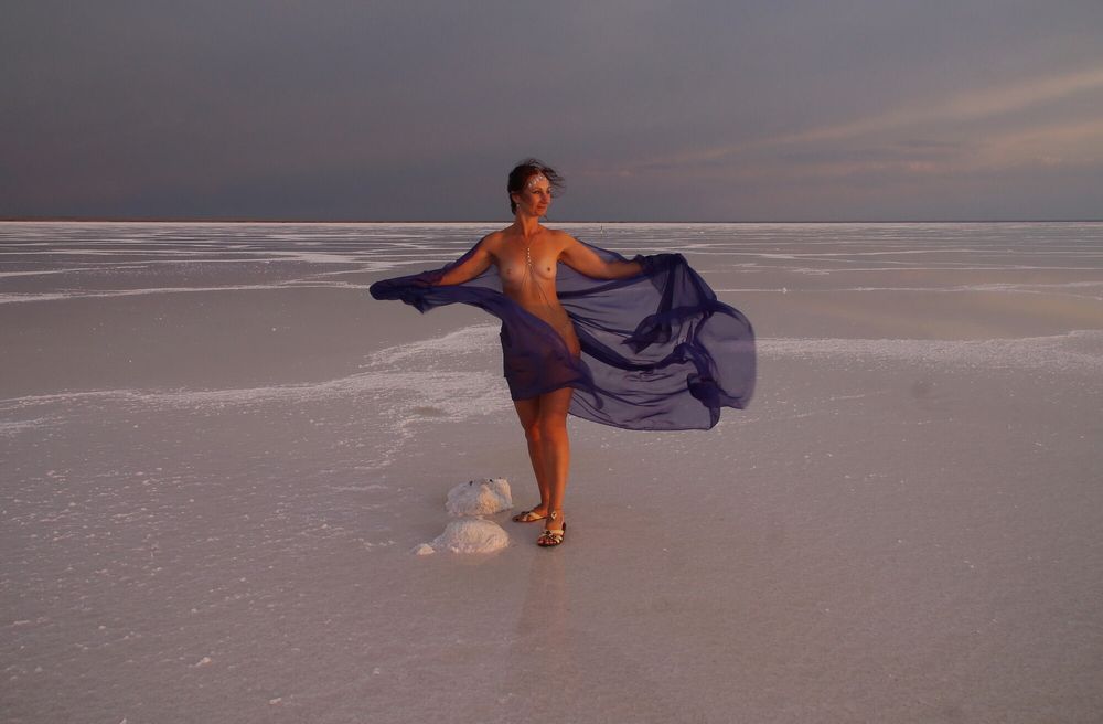 On Sunset-Light with DeepBlue Shawl on Salt- Lake #39