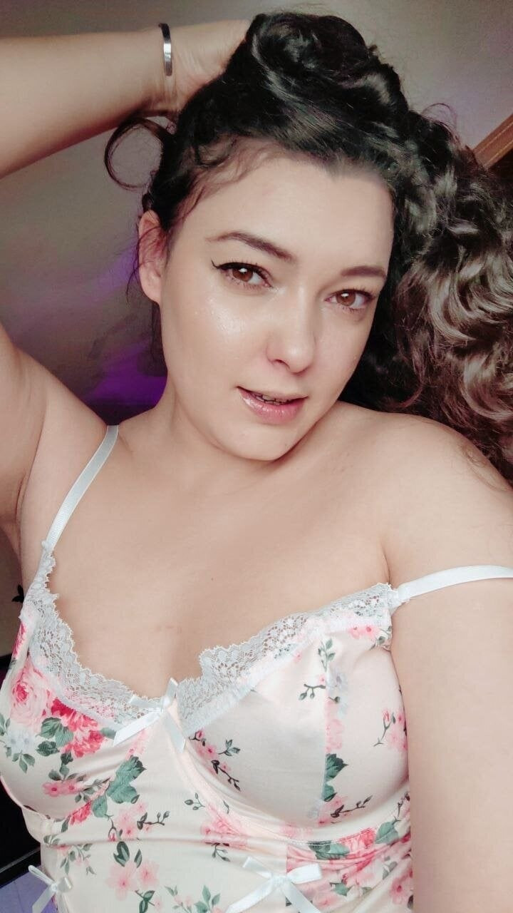 Alice Free Photos #9