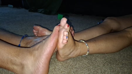 Barefoot footsie