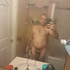 DubeSnackes, gole slike nakon tuširanja