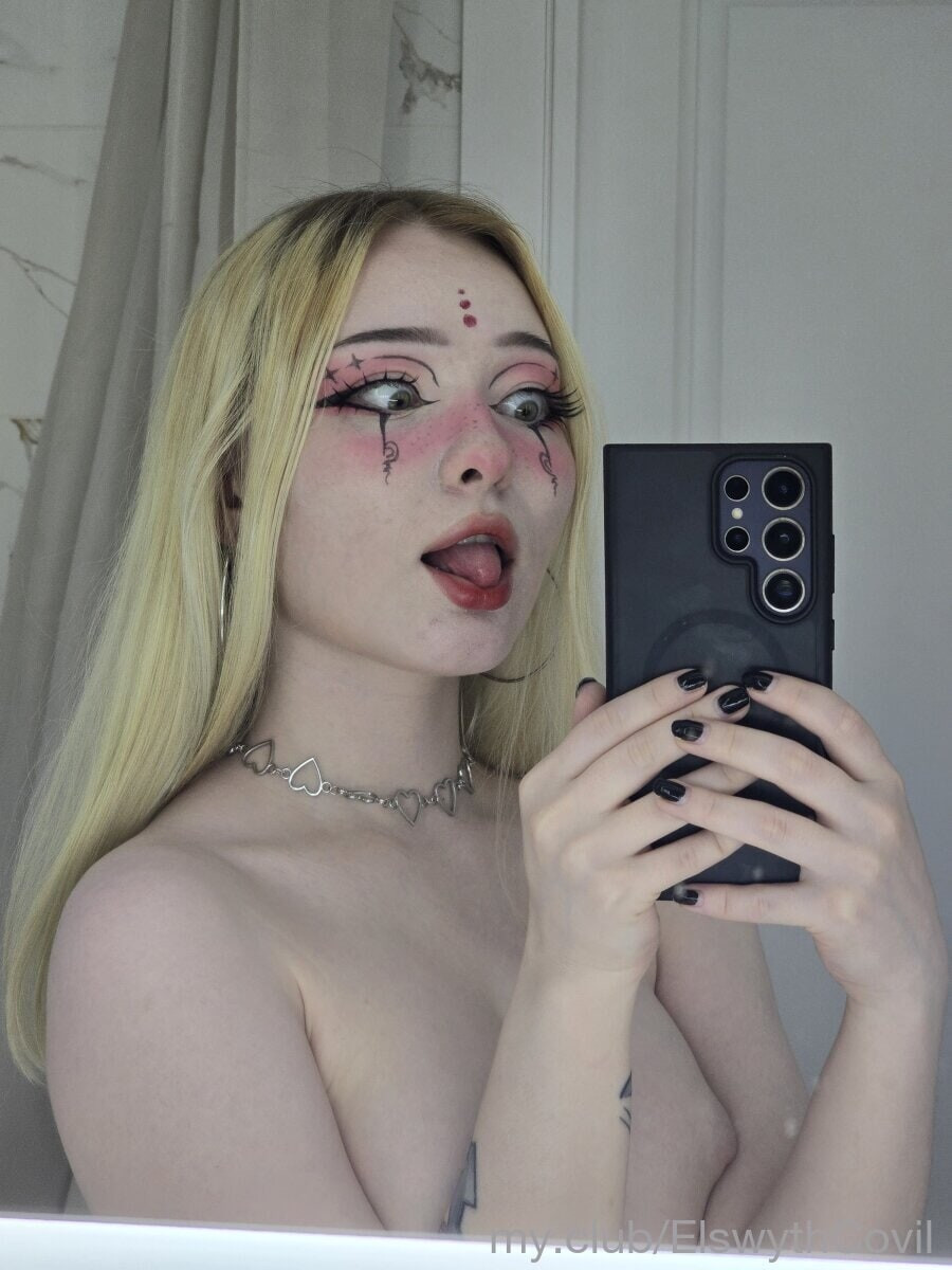 Sophie Free Photos #48
