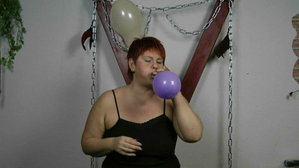 Hot games with balloons #23