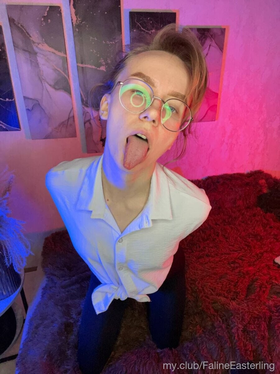 Ellen Free Photos #24