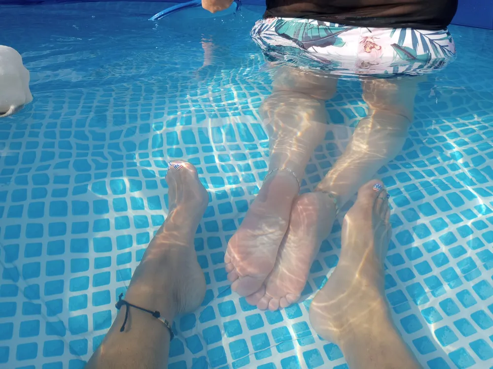 Lazy feet in the pool #3