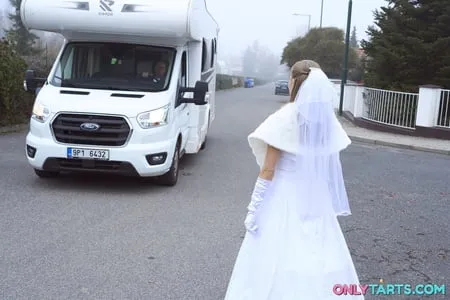 runaway hot bride fucks random van driver         