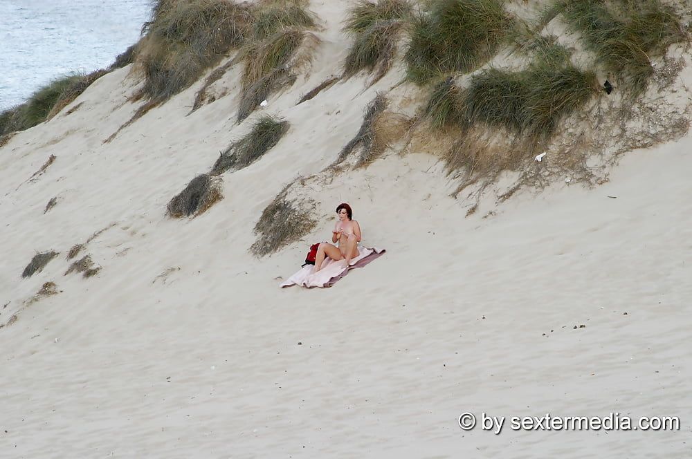 Mlif Muschi nackt am Strand in Mesquida #11