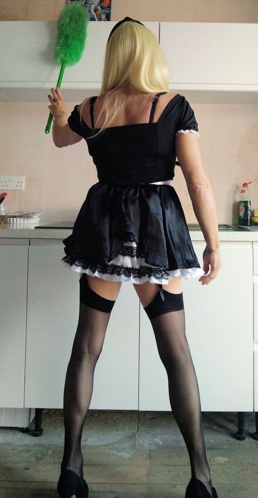 Pix from slideshow (french maid) #16