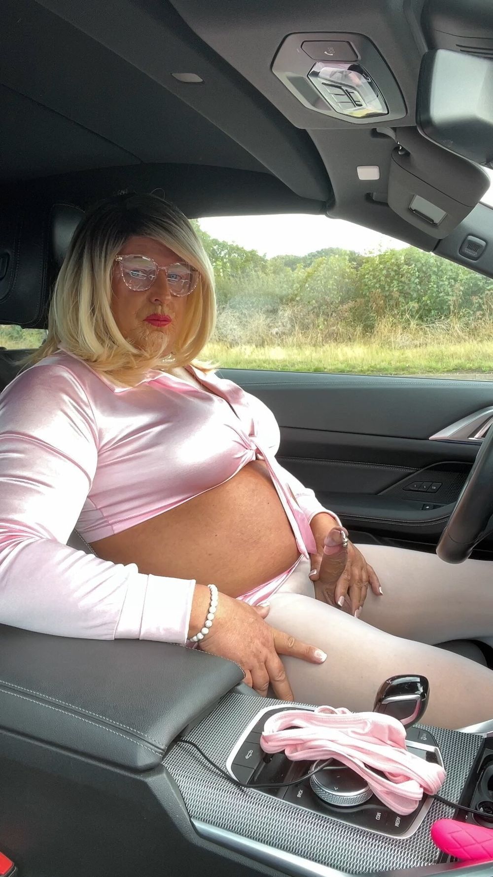 Crossdresser Kellycd2022 in pink satin