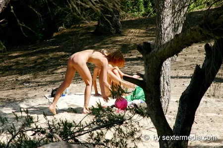 girls lesbian games on the beach in mallorca         