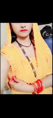 bhabhi ki yellow saree         