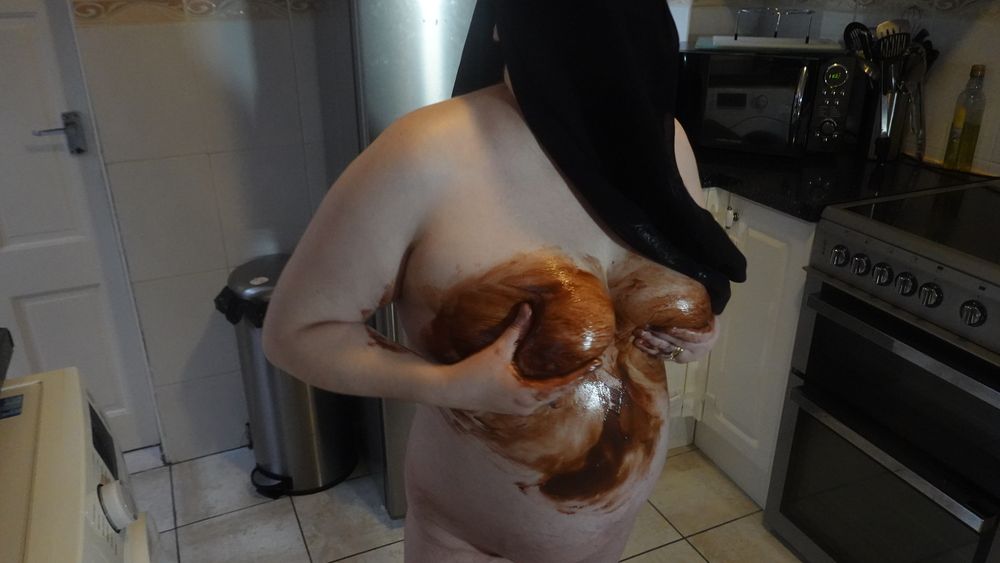 Niqab Naked chocolate sauce #13