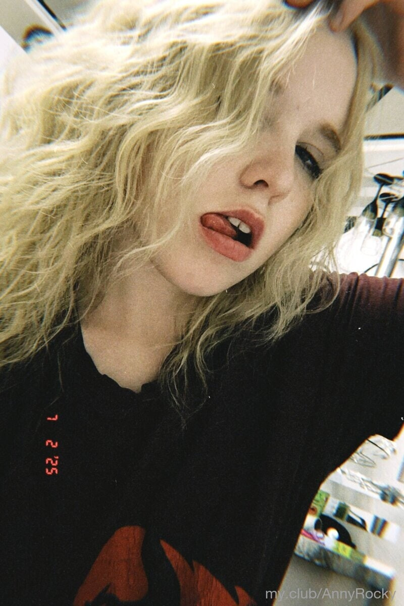 Free Anny Photos