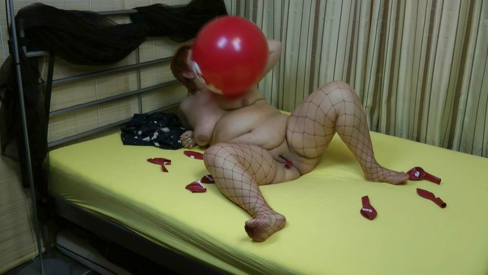Naked balloon games #38