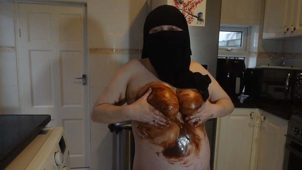 Niqab Naked chocolate sauce #12