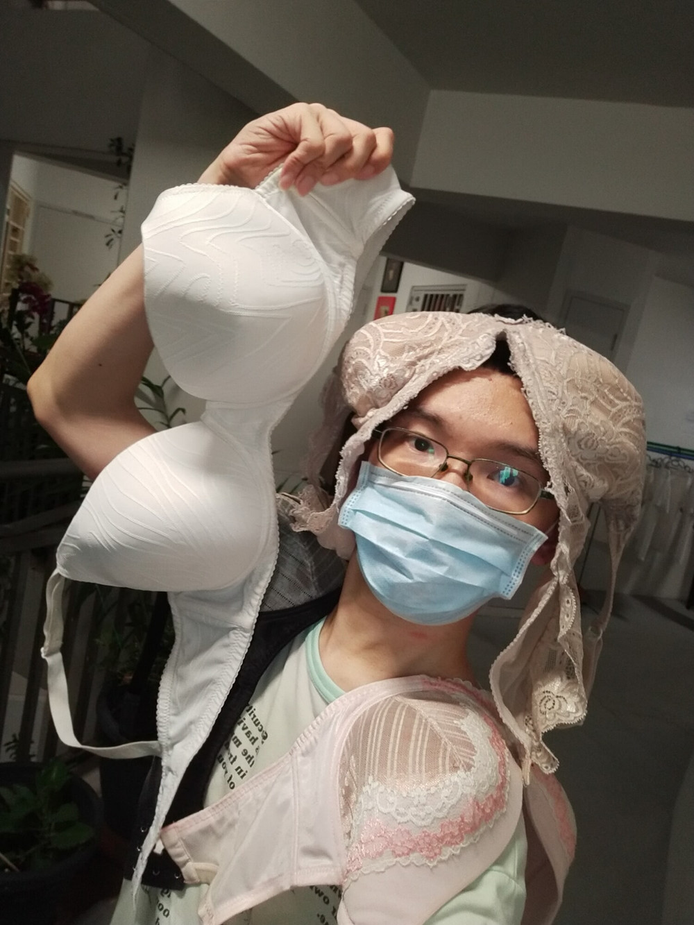 Selfie with 6 gigantic bras. Wacoal F80. #18
