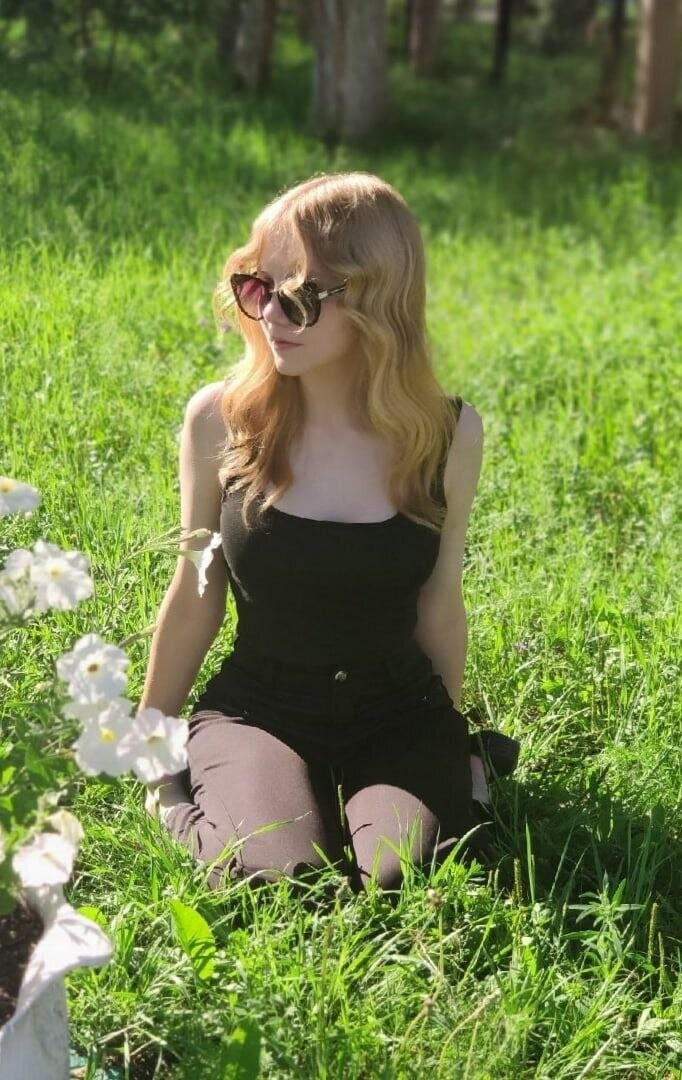 Kira Free Photos #13