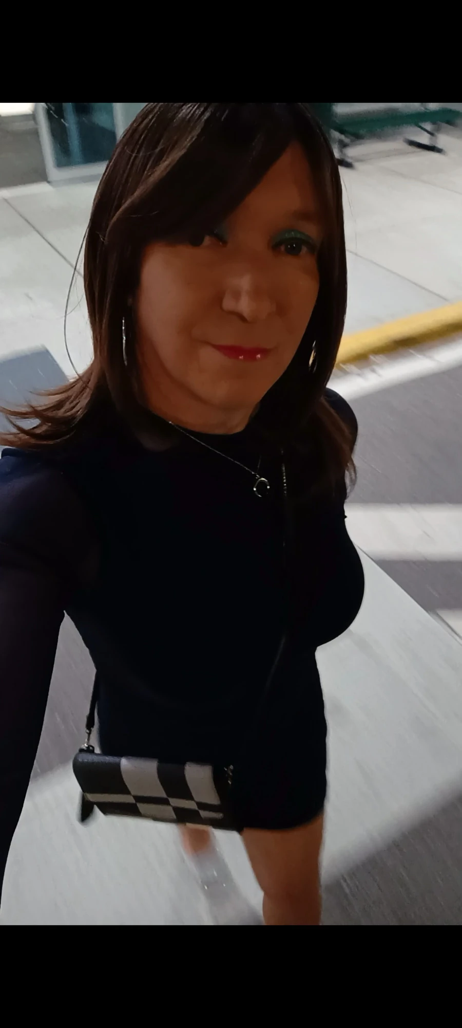 Crossdressing out and about in public