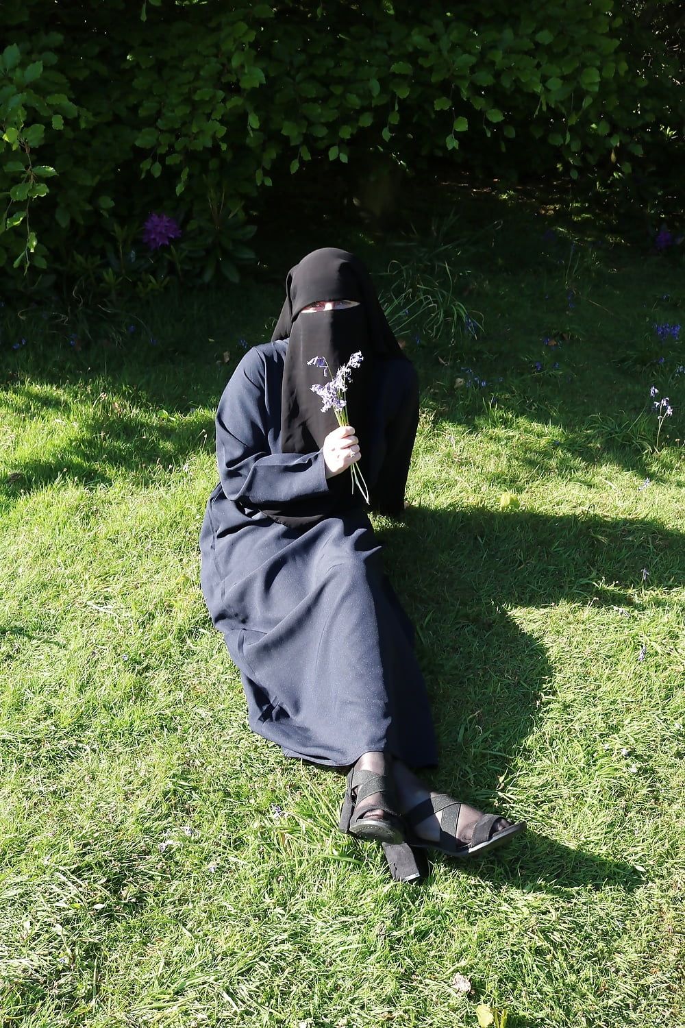 Muslim Burqa Niqab suspenders Outdoors Flashing  #35