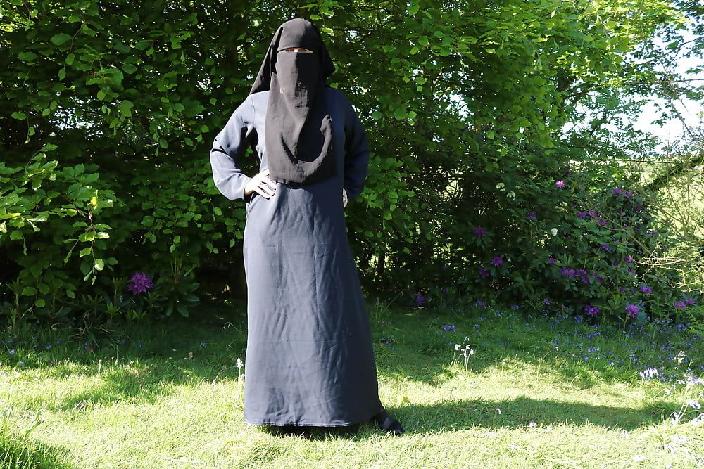 Muslim Burqa Niqab suspenders Outdoors Flashing  #25