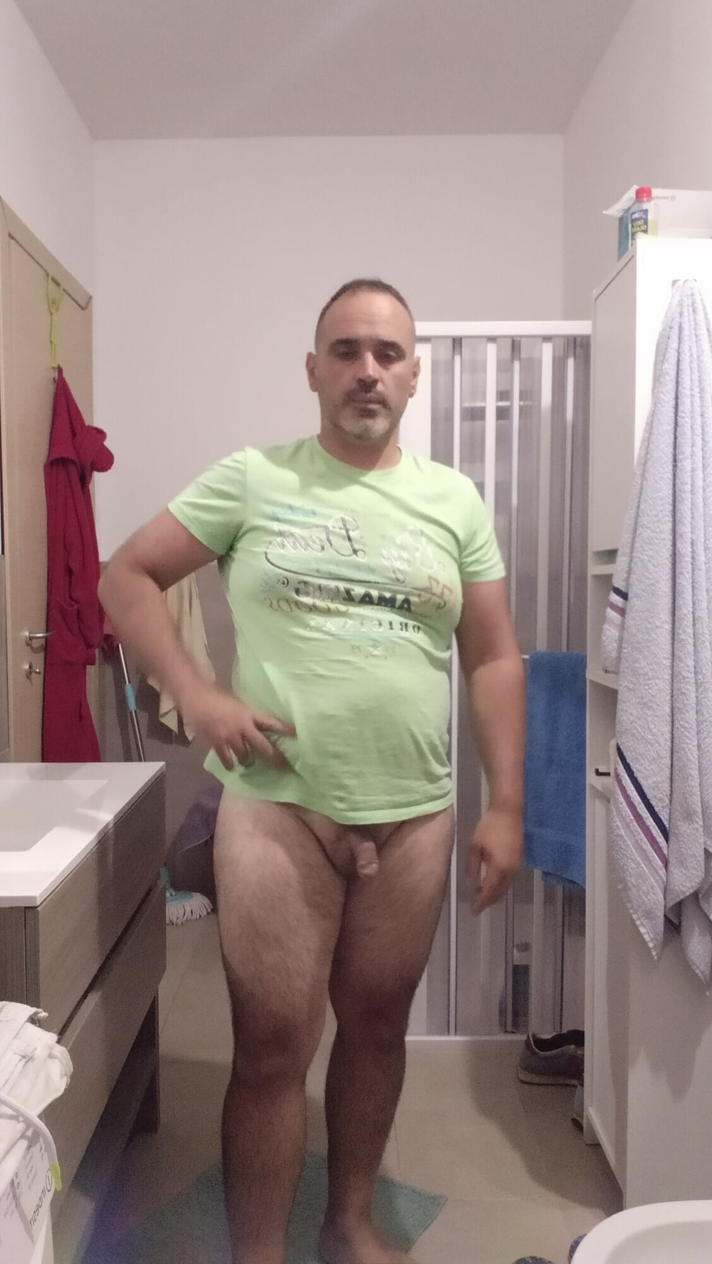 Ragazzo mostra il suo pisellino minuscolo  #24