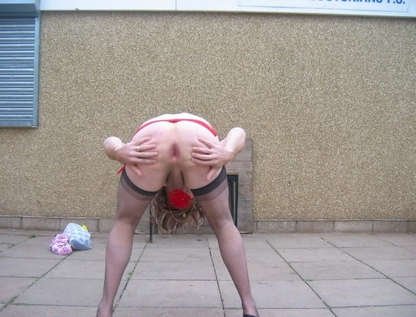 Stephanie in public #44