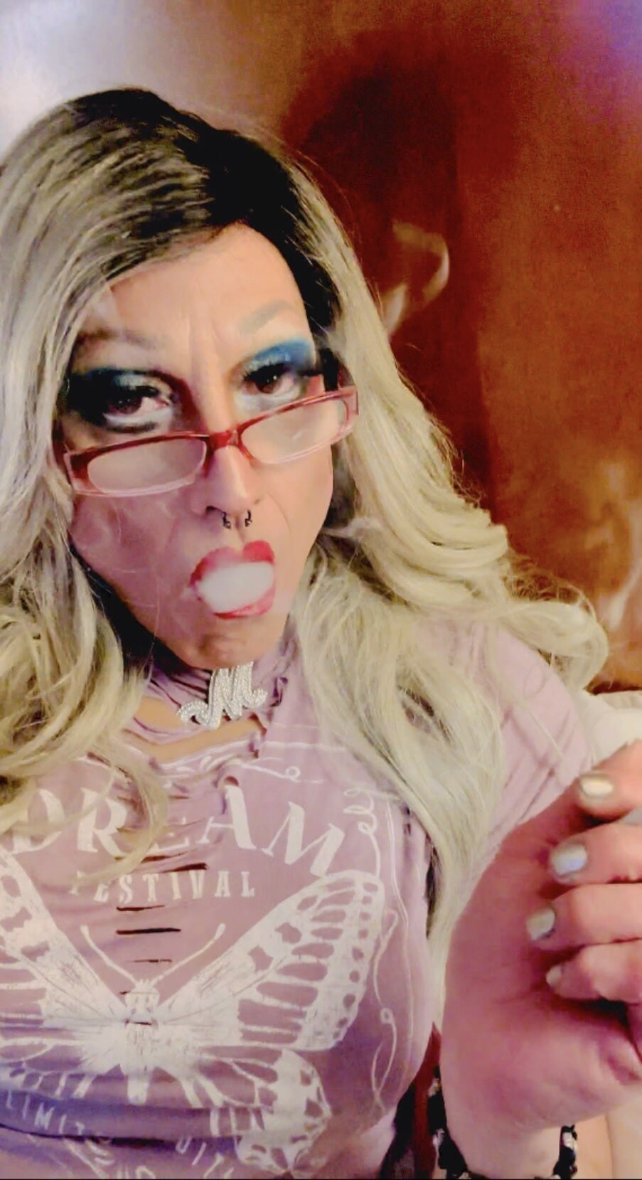 Marilyn Smoking Hotel  #40