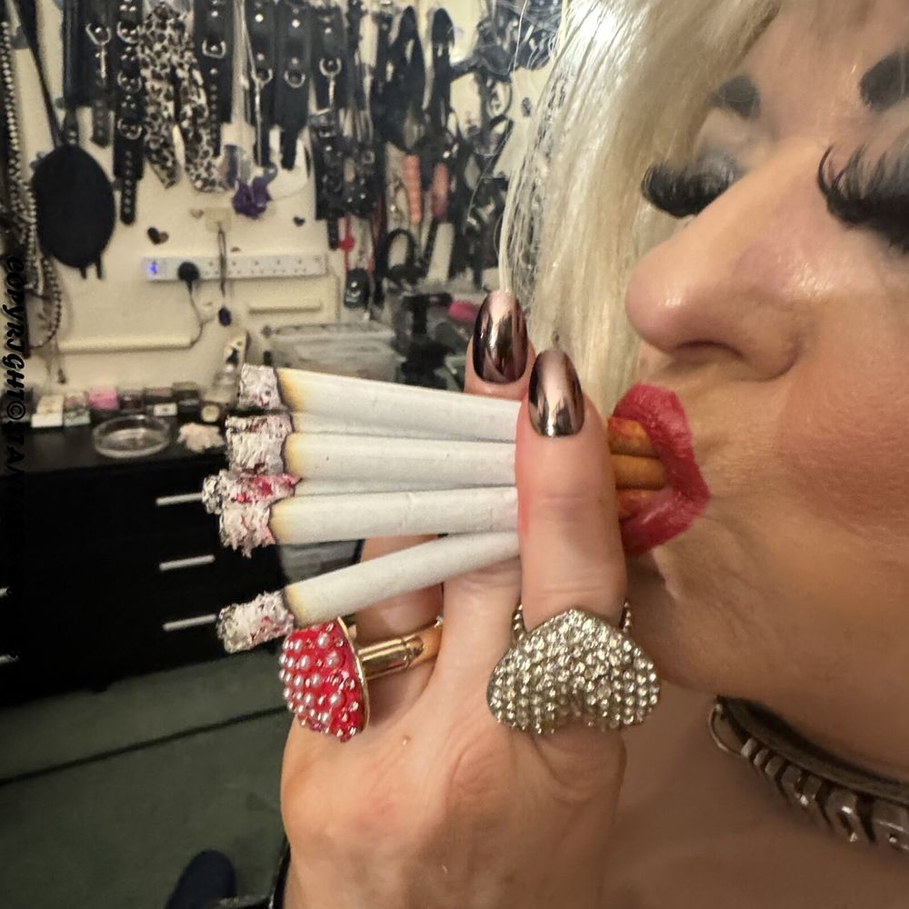 CHAIN SMOKING SHIRLEY #38