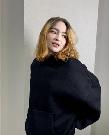 Free Elly Photos