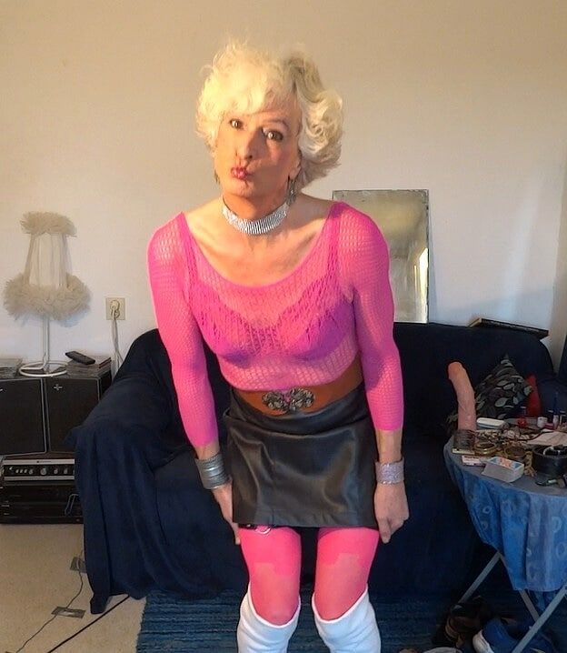 Me in pink showing Ass 30 january 2025 #9