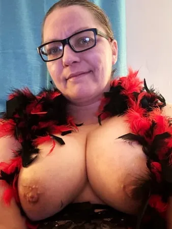 sexy big natural tits beauty         