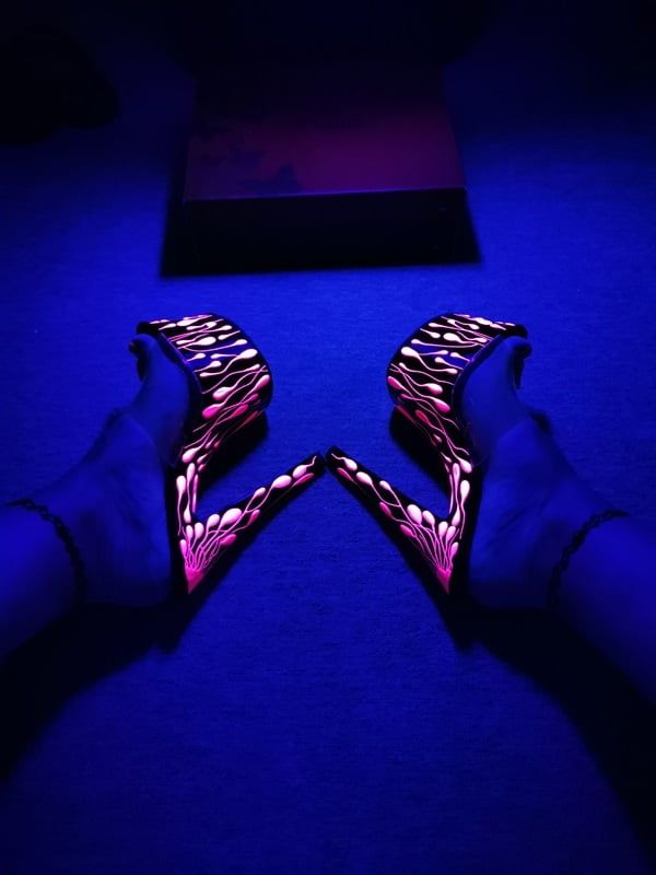 Sexy CD Feet On High Heels Posing In Neon Light #24