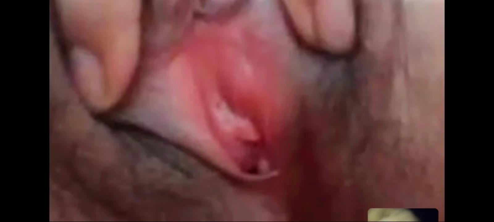 Memek tembem merah merona bikin sange